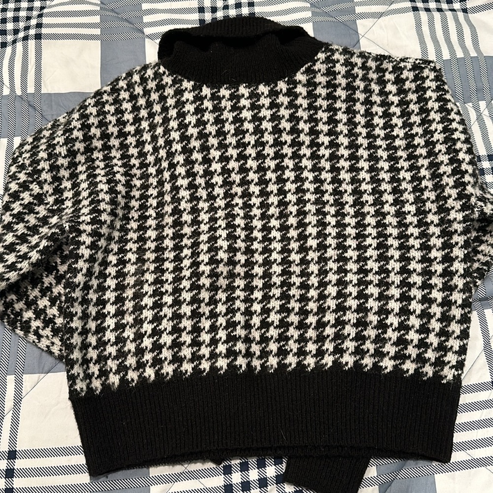 Houndstooth sweater - Picture 4 of 7